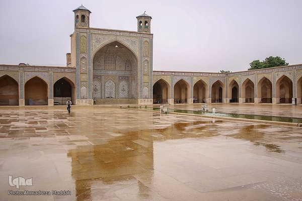 باران بهاری در مسجد تاریخی وکیل شیراز‎‎