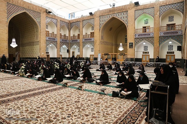 مراسم جزء خوانی قرآن کریم باحضور بانوان مجاور و زائر امام رئوف در دارالقرآن حرم مطهر امام رضا(ع)