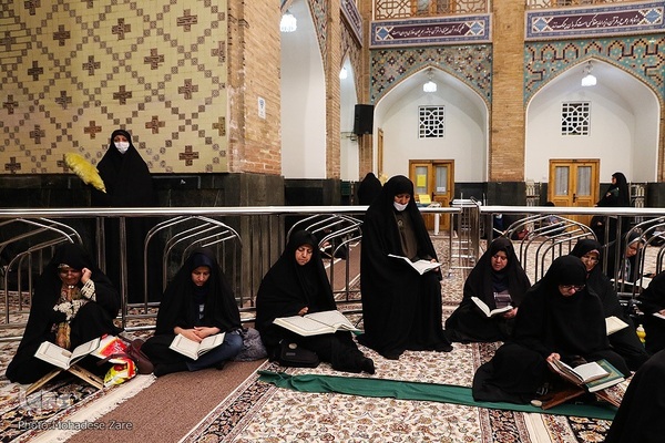 مراسم جزء خوانی قرآن کریم باحضور بانوان مجاور و زائر امام رئوف در دارالقرآن حرم مطهر امام رضا(ع)
