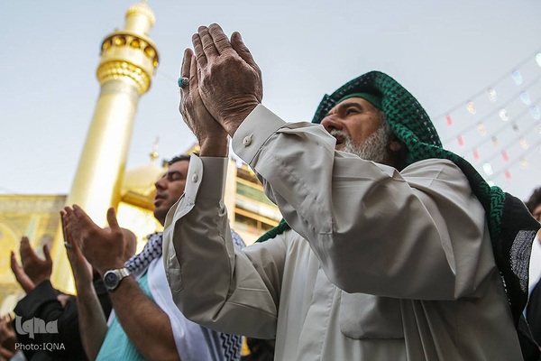 اقامه نماز عید سعید فطر در حرم امیرالمومنین(ع)