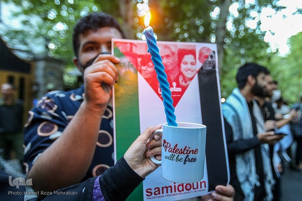 تجمع مردمی در محکومیت شهادت خبرنگار فلسطینی