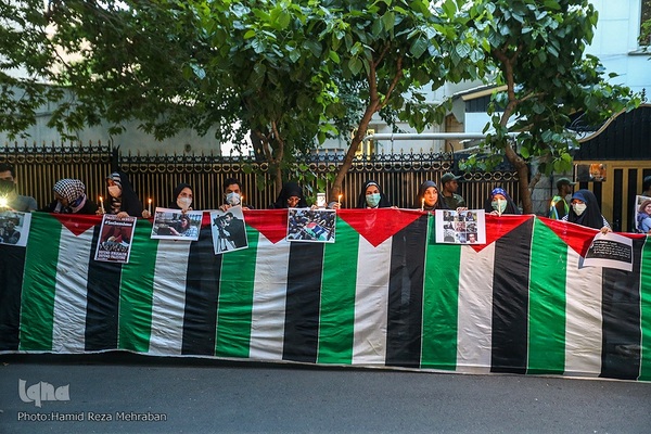 تجمع مردمی در محکومیت شهادت خبرنگار فلسطینی