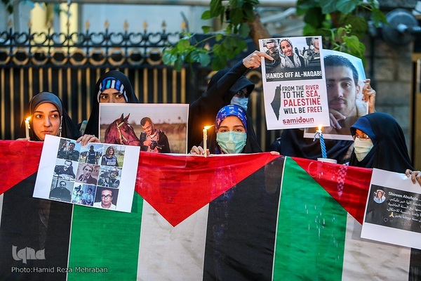 تجمع مردمی در محکومیت شهادت خبرنگار فلسطینی