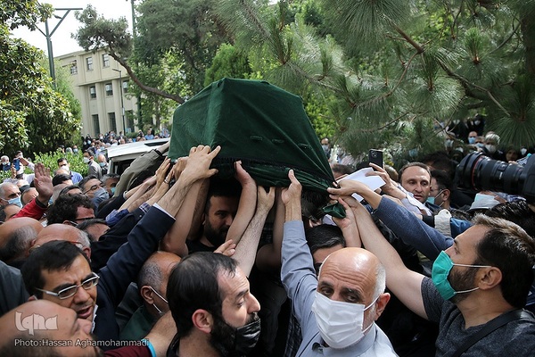 مراسم تشییع پیکر آیت الله سید عبدالله فاطمی‌نیا(ره) در مسجد دانشگاه تهران