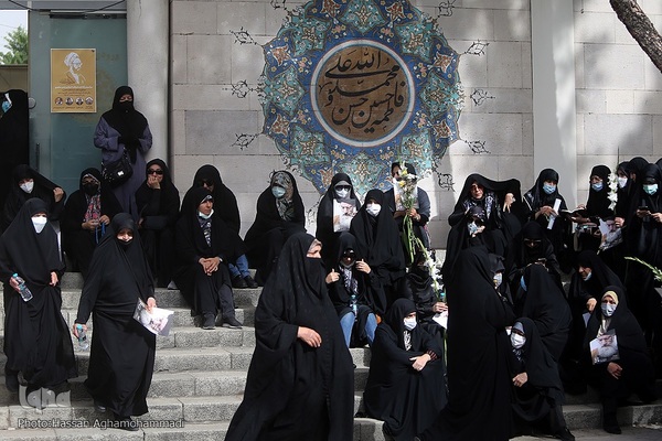 مراسم تشییع پیکر آیت الله سید عبدالله فاطمی‌نیا(ره) در مسجد دانشگاه تهران