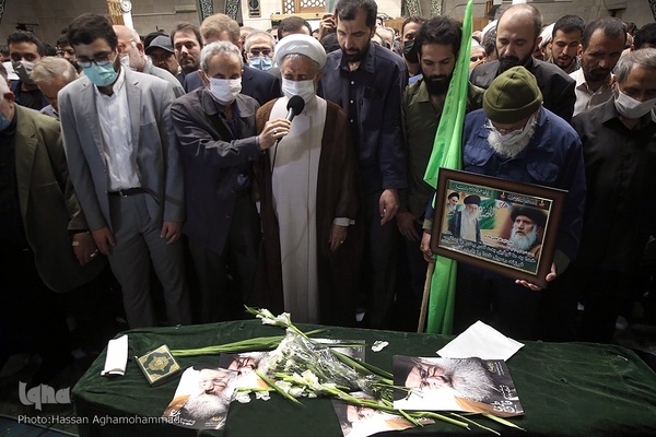 مراسم تشییع پیکر آیت الله سید عبدالله فاطمی‌نیا(ره) در مسجد دانشگاه تهران