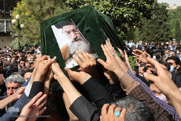 مراسم تشییع پیکر آیت الله سید عبدالله فاطمی‌نیا(ره) در مسجد دانشگاه تهران