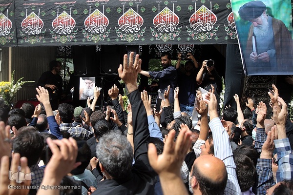 مراسم تشییع پیکر آیت الله سید عبدالله فاطمی‌نیا(ره) در مسجد دانشگاه تهران