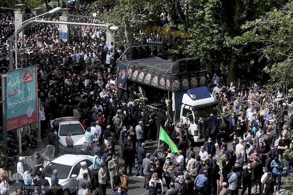 مراسم تشییع پیکر آیت الله سید عبدالله فاطمی‌نیا(ره) در مسجد دانشگاه تهران