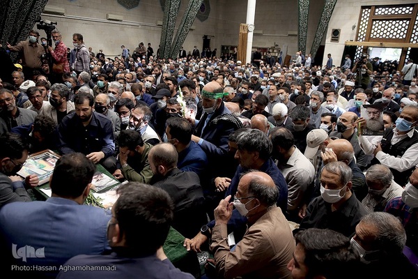 مراسم تشییع پیکر آیت الله سید عبدالله فاطمی‌نیا(ره) در مسجد دانشگاه تهران