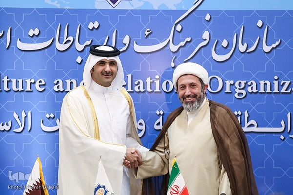حجت‌الاسلام والمسلمین محمد‌مهدی ایمانی‌پور، رئیس سازمان فرهنگ و ارتباطات اسلامی و عبدالرحمن بن حمد بن جاسم بن حمد آل ثانی، وزیر فرهنگ قطر