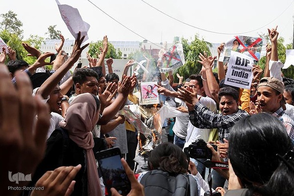 اعتراض مسلمانان به هتک حرمت ساحت مقدس پیامبر اکرم (ص) در شهرهای مختلف هند