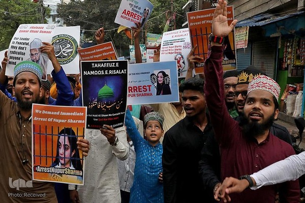 اعتراض مسلمانان به هتک حرمت ساحت مقدس پیامبر اکرم (ص) در شهرهای مختلف هند