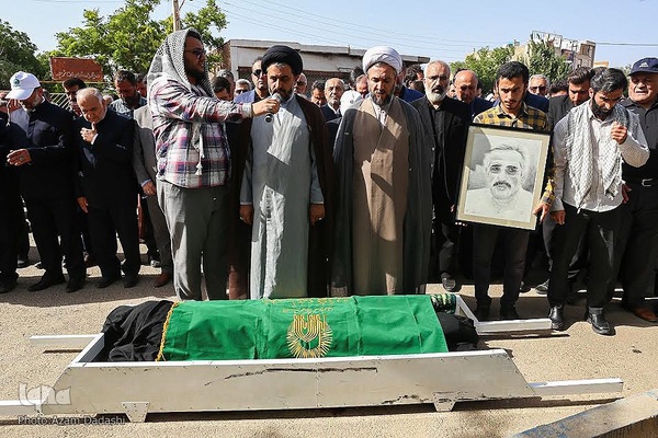 مراسم تشییع و خاکسپاری پیکر استاد محمدعلى کریم خانى، ذاکر و مداح اهل بیت (ع) در شهر نرجه از توابع شهرستان تاکستان در استان قزوین