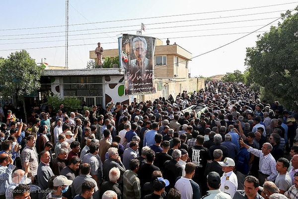 مراسم تشییع و خاکسپاری پیکر استاد محمدعلى کریم خانى، ذاکر و مداح اهل بیت (ع) در شهر نرجه از توابع شهرستان تاکستان در استان قزوین