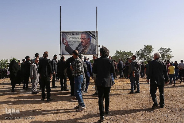 مراسم تشییع و خاکسپاری پیکر استاد محمدعلى کریم خانى، ذاکر و مداح اهل بیت (ع) در شهر نرجه از توابع شهرستان تاکستان در استان قزوین