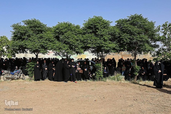 مراسم تشییع و خاکسپاری پیکر استاد محمدعلى کریم خانى، ذاکر و مداح اهل بیت (ع) در شهر نرجه از توابع شهرستان تاکستان در استان قزوین