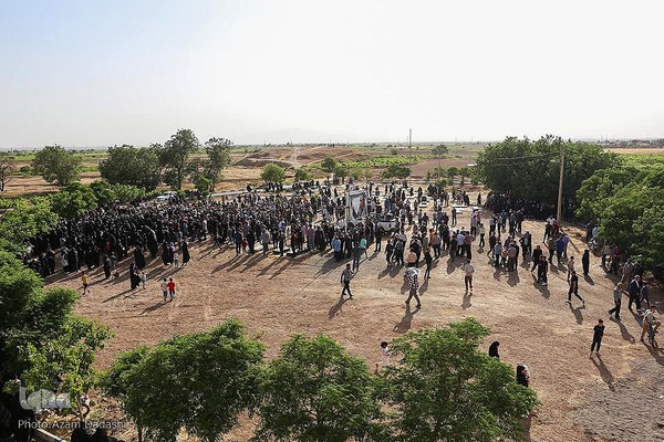 مراسم تشییع و خاکسپاری پیکر استاد محمدعلى کریم خانى، ذاکر و مداح اهل بیت (ع) در شهر نرجه از توابع شهرستان تاکستان در استان قزوین