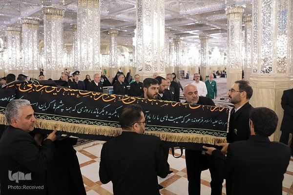 مراسم خاکسپاری مرحوم احمد مهدوی دامغانی در حرم مطهر رضوی