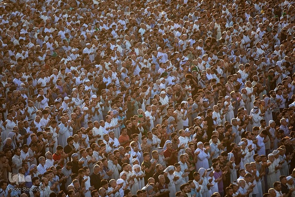 اقامه نماز عید قربان در آستان مقدس حسینی