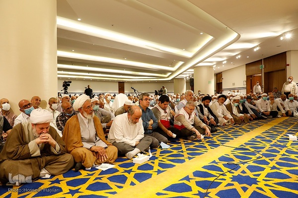 برگزاری مراسم دعای کمیل برای حجاج