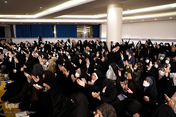 برگزاری مراسم دعای کمیل برای حجاج