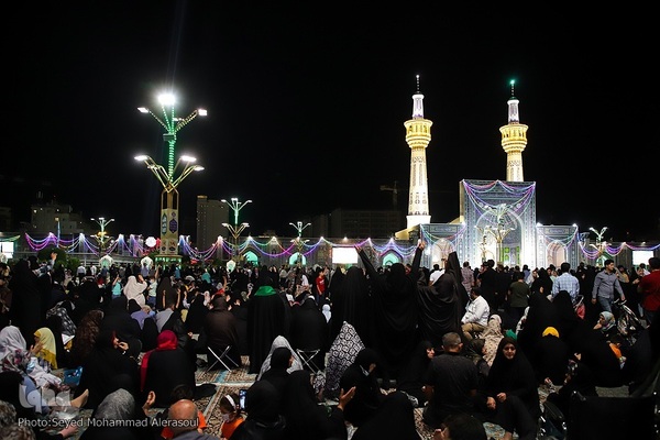 حرم مطهر رضوی در شب عید غدیرخم