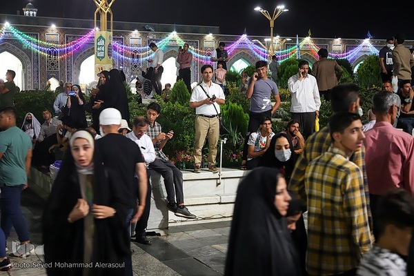 حرم مطهر رضوی در شب عید غدیرخم