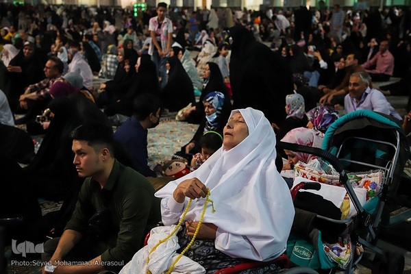 حرم مطهر رضوی در شب عید غدیرخم