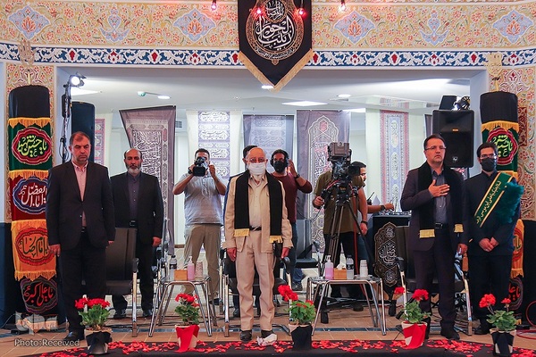 آیین برافراشتن پرچم حسینی بر فراز بلندترین سکوی پرچم ایران