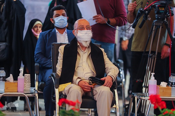 آیین برافراشتن پرچم حسینی بر فراز بلندترین سکوی پرچم ایران