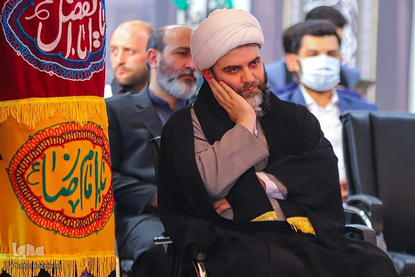 آیین برافراشتن پرچم حسینی بر فراز بلندترین سکوی پرچم ایران