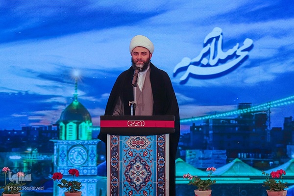 آیین برافراشتن پرچم حسینی بر فراز بلندترین سکوی پرچم ایران