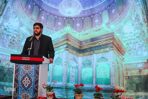 آیین برافراشتن پرچم حسینی بر فراز بلندترین سکوی پرچم ایران