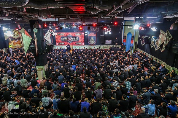 حسینیه ایران؛ آیین طشت‌گذاری در حسینیه امام حسن(ع)