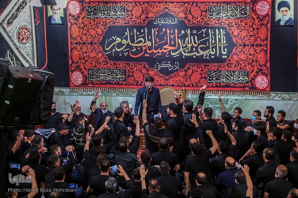 حسینیه ایران؛ آیین طشت‌گذاری در حسینیه امام حسن(ع)