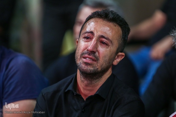 حسینیه ایران؛ آیین طشت‌گذاری در حسینیه امام حسن(ع)