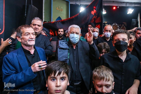 حسینیه ایران؛ آیین طشت‌گذاری در حسینیه امام حسن(ع)