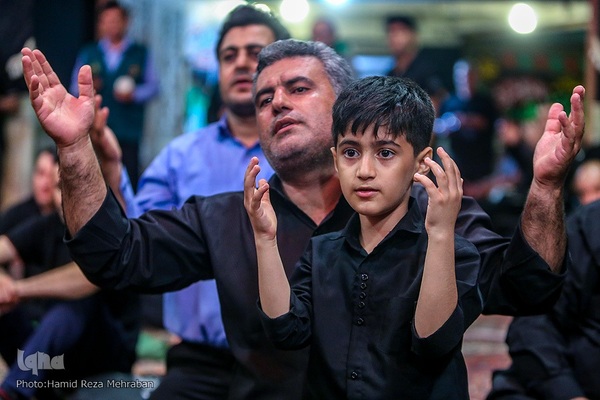 حسینیه ایران؛ آیین طشت‌گذاری در حسینیه امام حسن(ع)