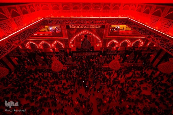 تعویض پرچم حرمین شریفین در کربلا به مناسبت فرارسیدن ماه محرم