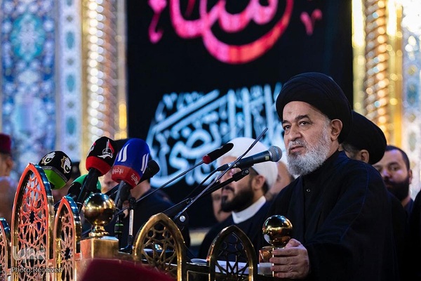 تعویض پرچم حرمین شریفین در کربلا به مناسبت فرارسیدن ماه محرم