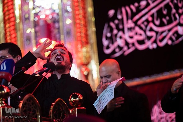 تعویض پرچم حرمین شریفین در کربلا به مناسبت فرارسیدن ماه محرم