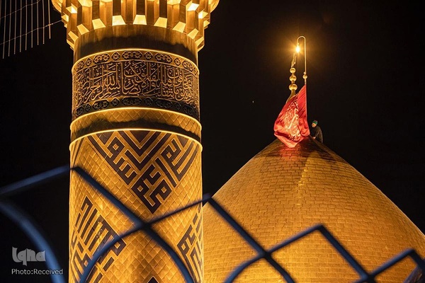 تعویض پرچم حرمین شریفین در کربلا به مناسبت فرارسیدن ماه محرم
