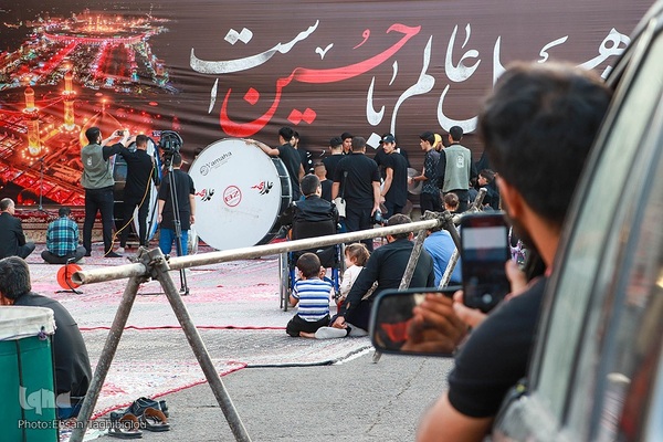 تعویض پرچم حسینیه اعظم زنجان‎‎