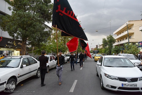 حسینیه ایران؛ بیرق‌کشی بچه هیئتی‌های شیراز