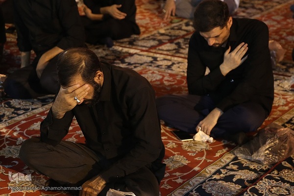 مراسم عزاداری چهارمین شب دهه اول محرم در صحن امام حسین(ع) حرم مطهر حضرت عبدالعظیم حسنی(ع) در شهر ری