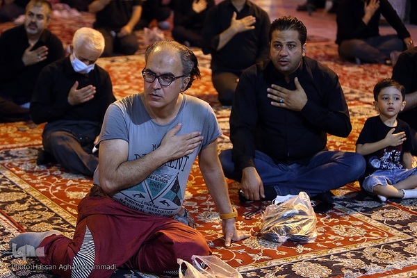 مراسم عزاداری چهارمین شب دهه اول محرم در صحن امام حسین(ع) حرم مطهر حضرت عبدالعظیم حسنی(ع) در شهر ری