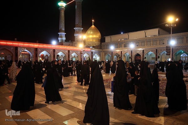 مراسم عزاداری چهارمین شب دهه اول محرم در صحن امام حسین(ع) حرم مطهر حضرت عبدالعظیم حسنی(ع) در شهر ری