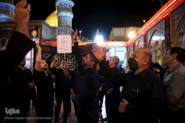 مراسم عزاداری چهارمین شب دهه اول محرم در صحن امام حسین(ع) حرم مطهر حضرت عبدالعظیم حسنی(ع) در شهر ری