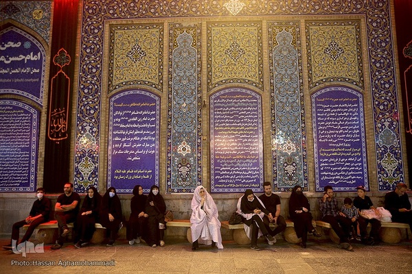 مراسم عزاداری چهارمین شب دهه اول محرم در صحن امام حسین(ع) حرم مطهر حضرت عبدالعظیم حسنی(ع) در شهر ری